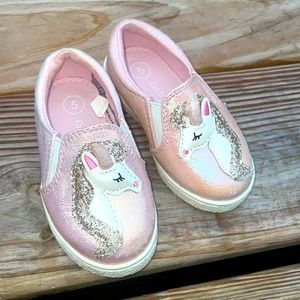🦄. Kids Unicorn Pink Sneakers  Size 5